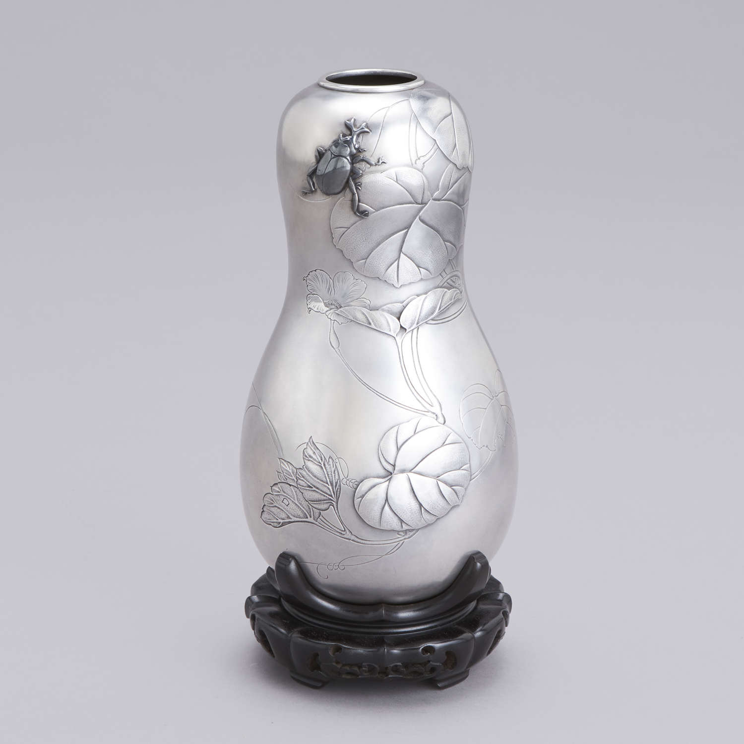 Japanese silver gourd vase signed Hojo and Chorakusai Shōwa period