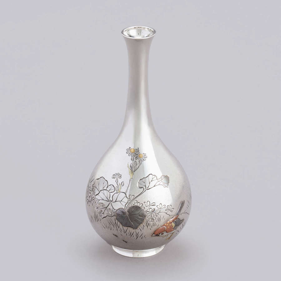 Japanese silver vase signed Yoshiyuki & Hattori Company Taishō period