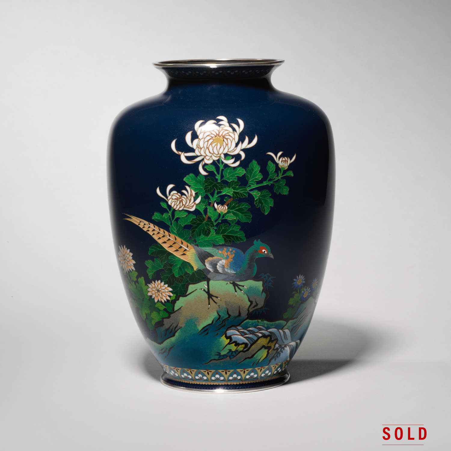 Japanese cloisonné enamel vase by Ando Jubei Taishō period