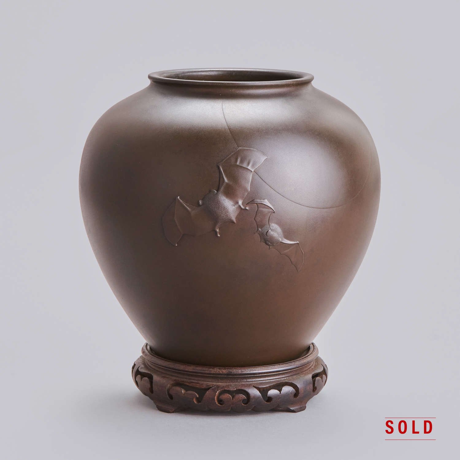 Japanese bronze vase with bats and moonlight signed Joun Meiji period