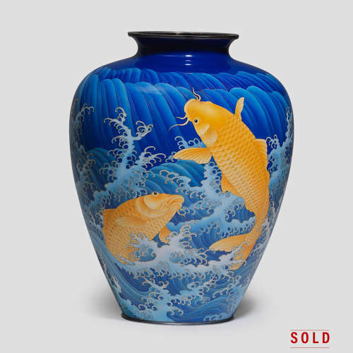 Japanese cloisonné vase with koi carps signed Ando Jubei Taishō period