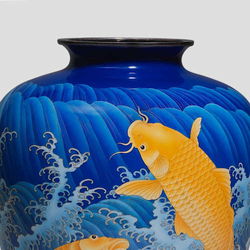 Japanese cloisonné vase with koi carps signed Ando Jubei Taishō period