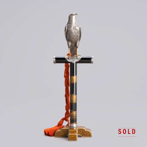 Japanese silver hawk on a black lacquer stand signed Nakano Bikai Taishō period