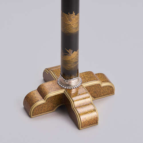 Japanese silver hawk on a black lacquer stand signed Nakano Bikai Taishō period