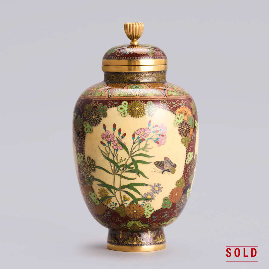 Japanese cloisonn&eacute;&nbsp;enamel jar with cover signed Namikawa Yasuyuki Meiji period