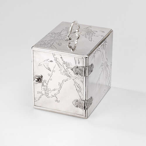 Japanese silver kodansu box signed Miyamoto Shoko of Tokyo Meiji period