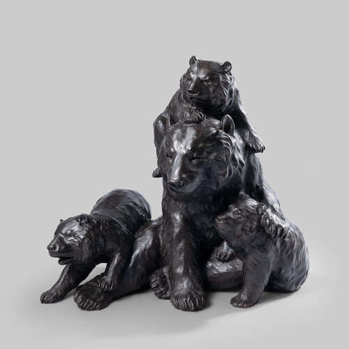 Japanese bronze mother bear with cubs signed Asakura Yoshiharu Meiji period