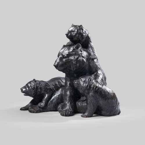 Japanese bronze mother bear with cubs signed Asakura Yoshiharu Meiji period