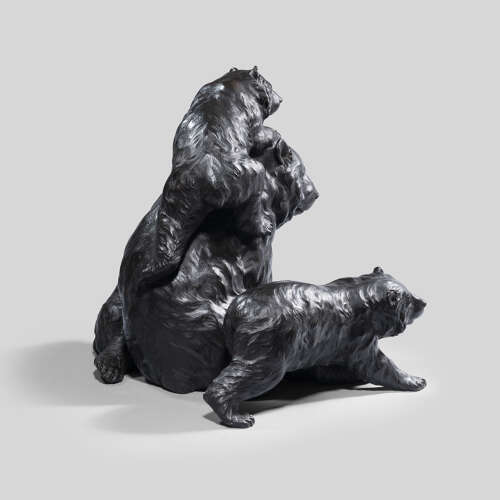 Japanese bronze mother bear with cubs signed Asakura Yoshiharu Meiji period