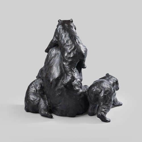Japanese bronze mother bear with cubs signed Asakura Yoshiharu Meiji period