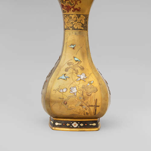 Japanese pair of gold lacquered vases with Shibayama inlays late Meiji period