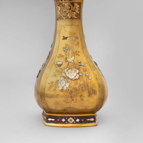 Japanese pair of gold lacquered vases with Shibayama inlays late Meiji period